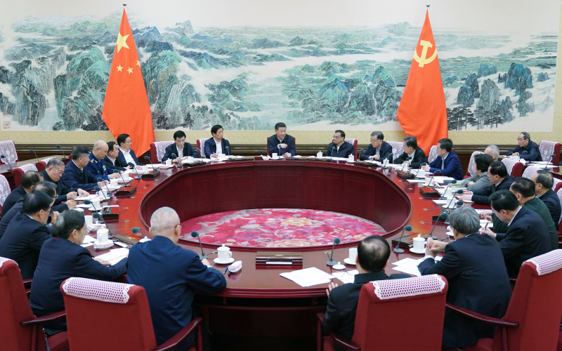 　　12月25日至26日，中共中央政治局召開(kāi)民主生活會(huì)，中共中央總書(shū)記習(xí)近平主持會(huì)議并發(fā)表重要講話。新華社記者 謝環(huán)馳 攝